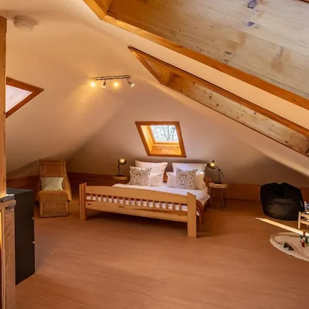 Nature Retreat Pool, Hot Tub, Sauna, Hiking-caves Hohenfels-Essingen