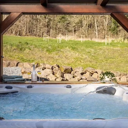 Nature Retreat Pool, Hot Tub, Sauna, Hiking-caves Villa *