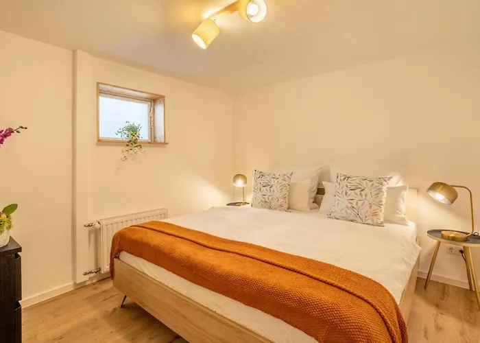 Nature Retreat Pool, Hot Tub, Sauna, Hiking-caves