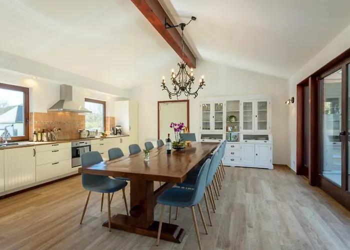 Nature Retreat Pool, Hot Tub, Sauna, Hiking-caves *