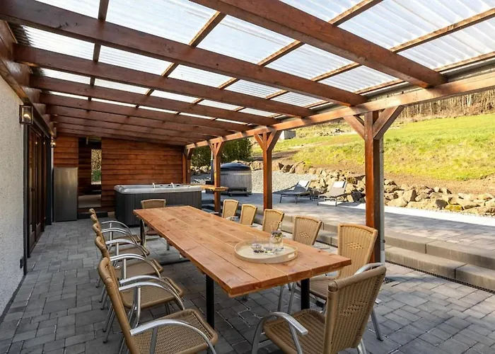 Nature Retreat Pool, Hot Tub, Sauna, Hiking-caves *